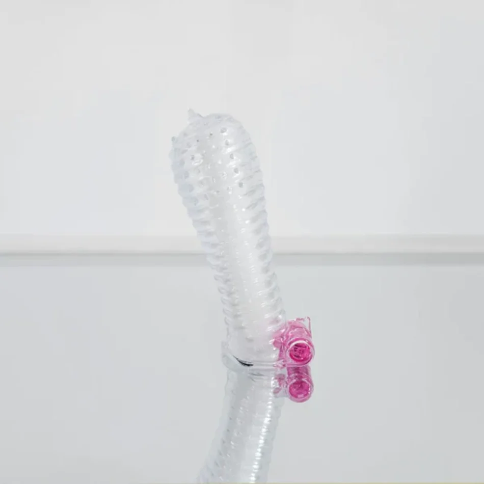 funda vibradora para el pene crysta con textura y bala estimuladora