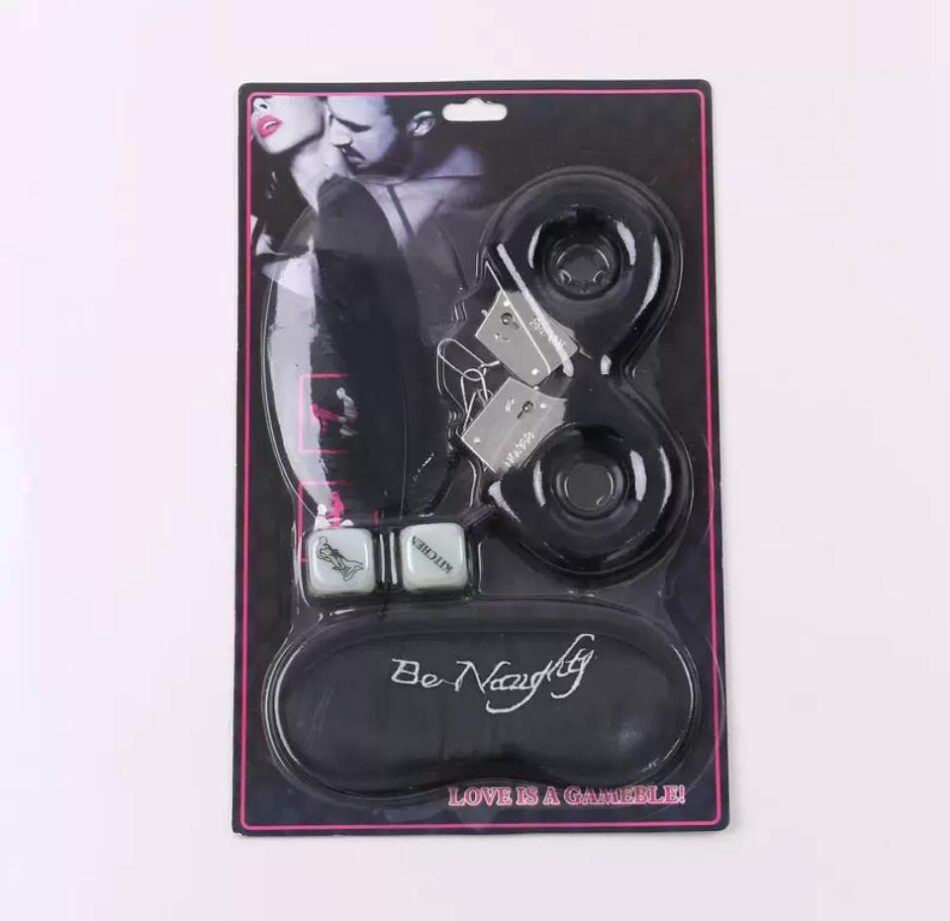 set bondage 4 pzas ; esposas, dados, antifaz y latigo